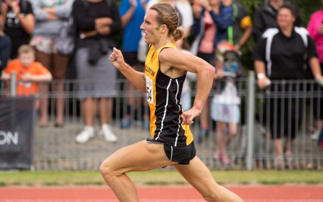 Hamish Carson winning his fifth NZ 1500m title in Dunedin, March 2016