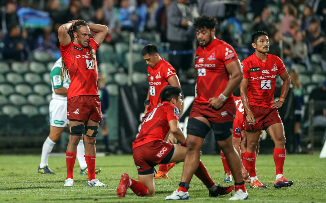 Dejected Sunwolves at the final whistle.