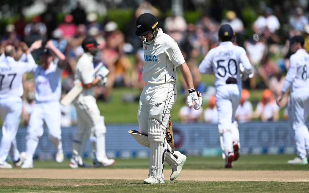 New Zealand batsman Michael Bracewell returns to the dressing room.  New Zealand Black Caps v England.  Day 4 of the first day/night cricket Test match at Bay Oval, Tauranga, New Zealand.  February 19, 2023. (Photo by Andrew Cornaga / Photosport)