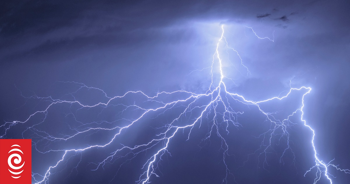 What does it feel like to be struck by lightning? RNZ News