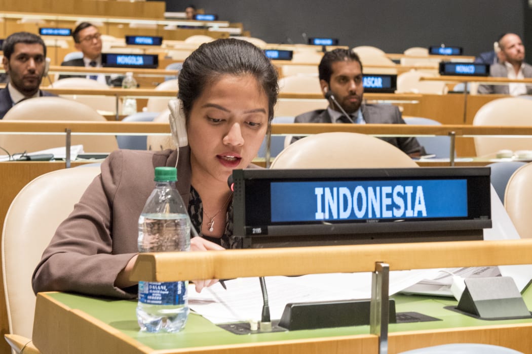 The representative of the Republic of Indonesia, Nara Masista Rakhmatia, exercises her country’s right of reply during the general debate of the General Assembly’s seventy-first session.