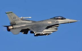 A United States F16 plane