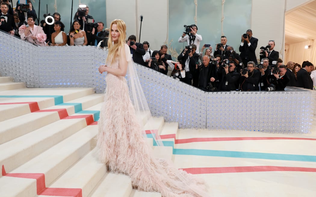 NUEVA YORK, NUEVA YORK - 01 DE MAYO: Nicole Kidman asiste a la celebración de la Gala Met 2023 