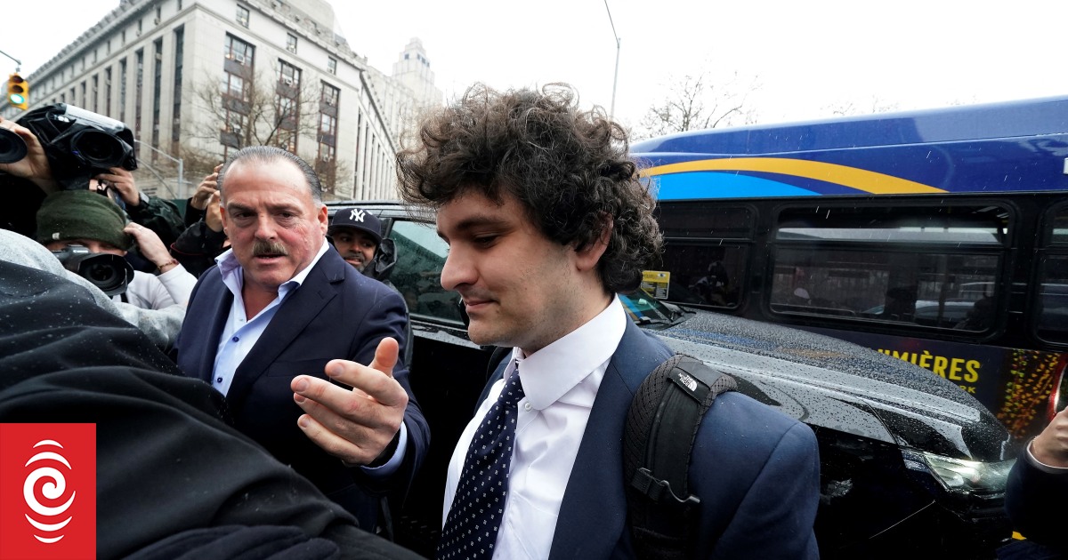 US: Sam Bankman-Fried sporting new haircut at trial | RNZ