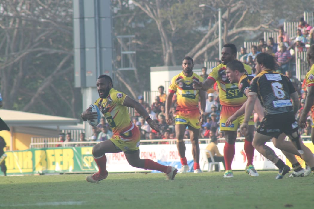 PNG Hunters centre Willie Minoga.