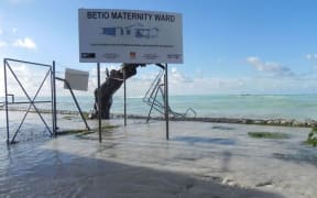 Big waves rendered disastrous damages to Betio Hospital in Kiribati, leaving it flooded with seawater and in a disarrayed state.