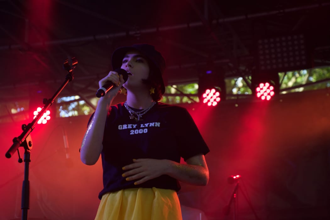 Bene performing at Laneway 2019