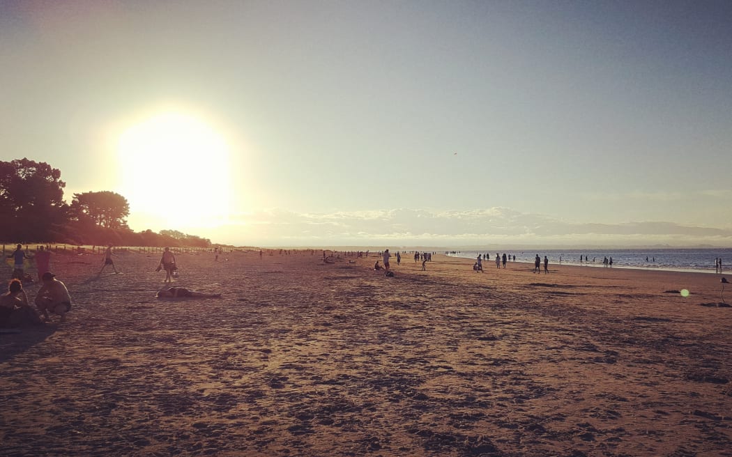 A sunset at Tahunanui Beach in Nelson.