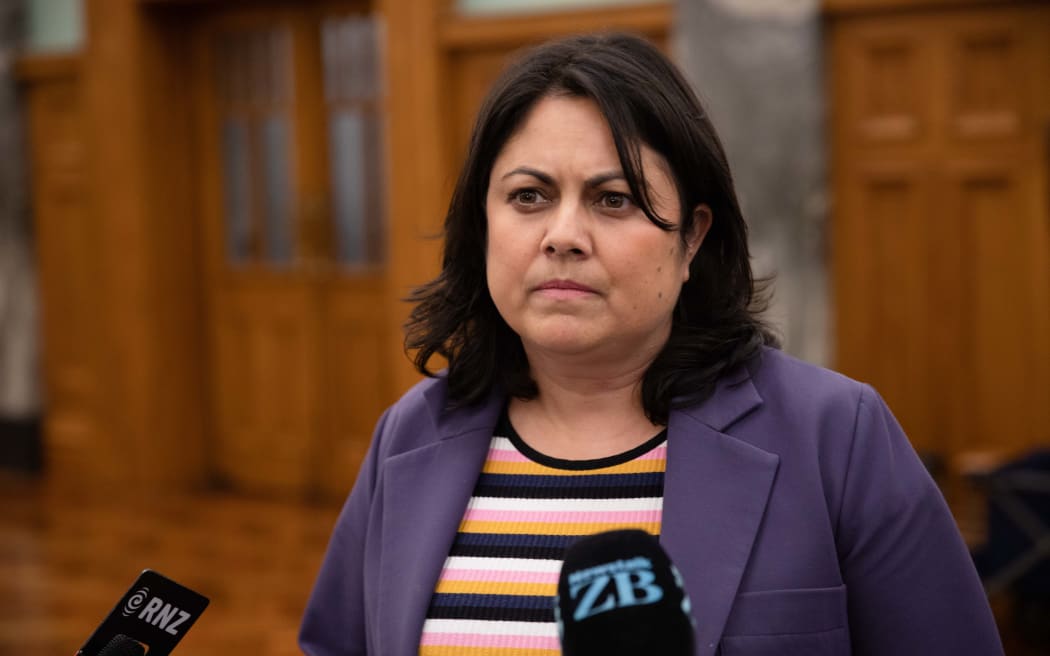 Health Minister orders advert featuring her to be taken down | RNZ News