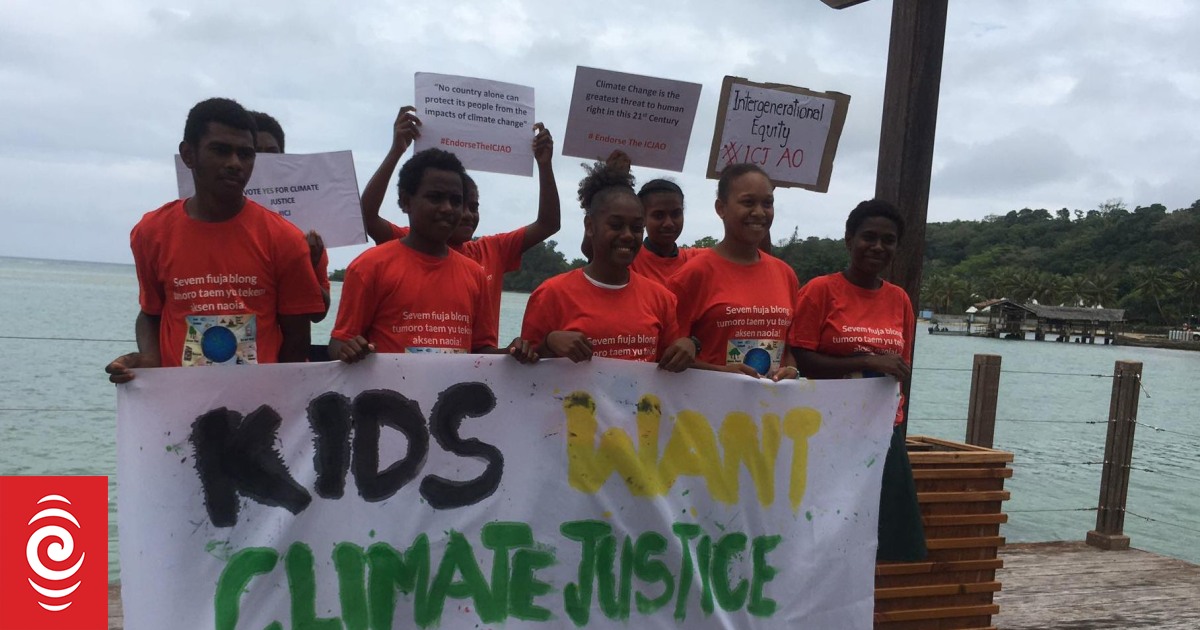 Vanuatu minister calls for commission on fossil fuels