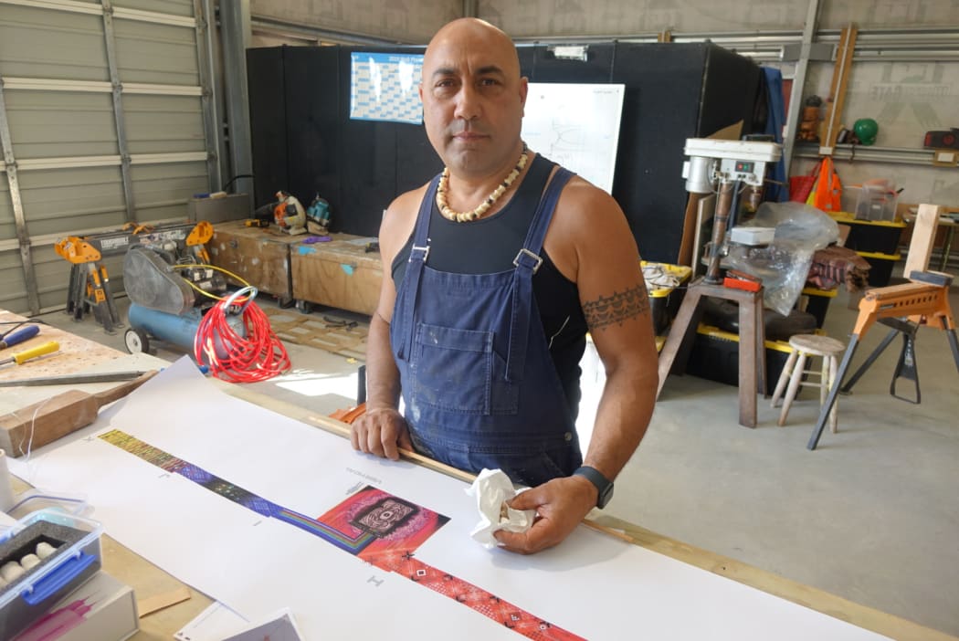 Puketapu artist Rangi Kipa in his workshop.