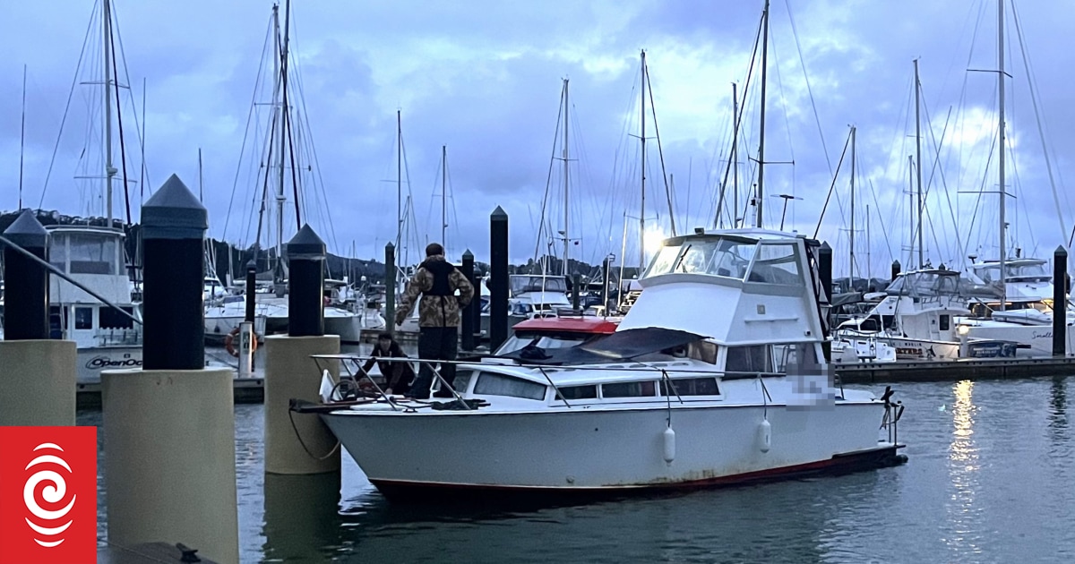 Coastguard rescues alleged boat thief from sinking vessel in Bay of Islands - Vimarsana News