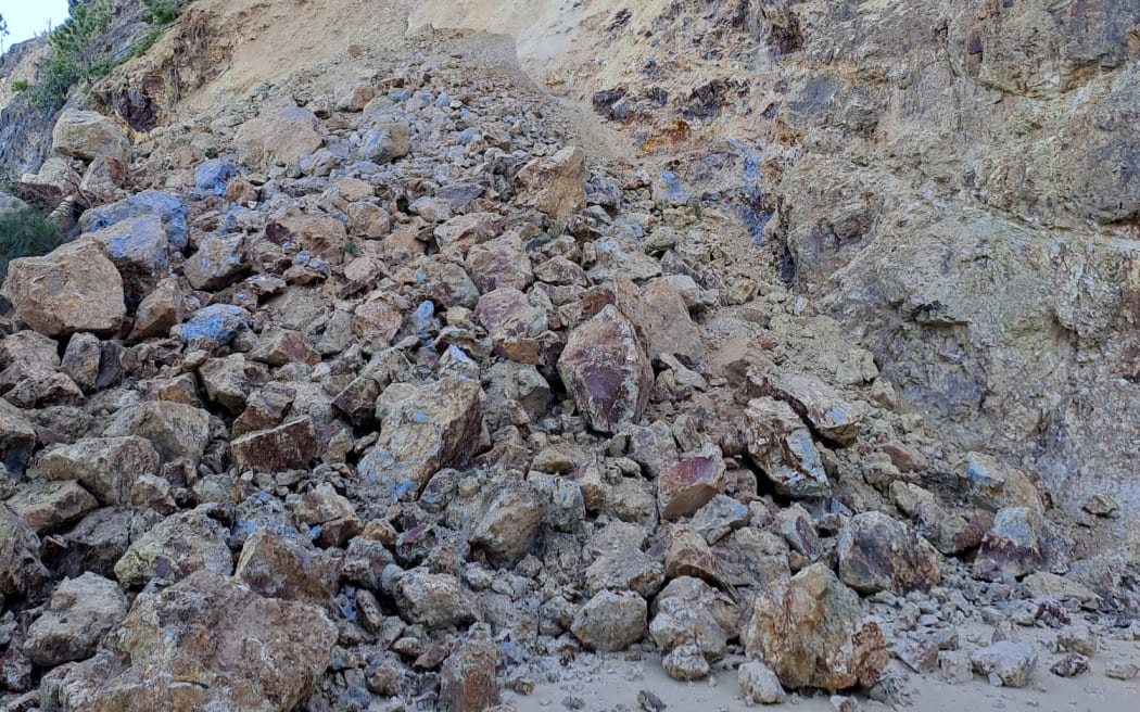 State Highway 25 closed again between Tapu and Waiomu on 26 June, 2023, after more rocks and debris slipped overnight blocking both lanes.