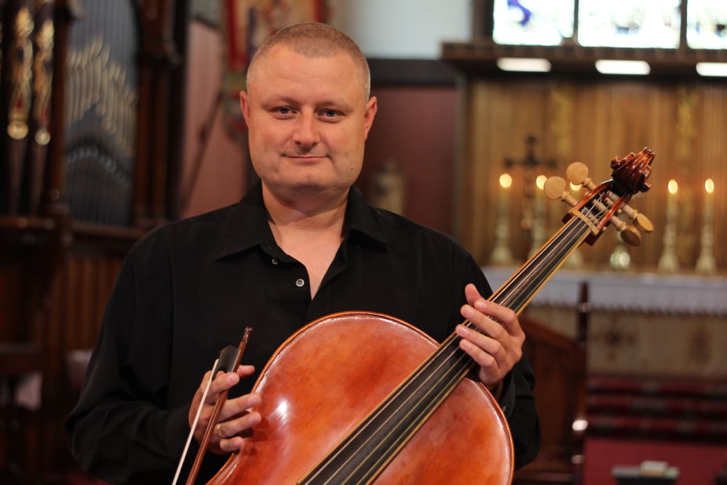 Tomas Hurnik baroque cellist