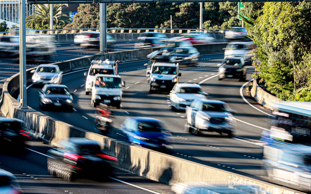 Police reduce threshold for speed cameras | RNZ News