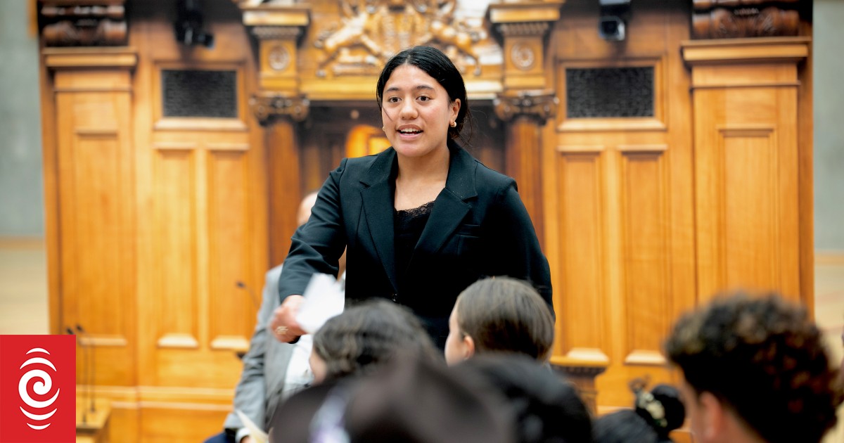 Photo of Parliament's first te reo Māori outreach