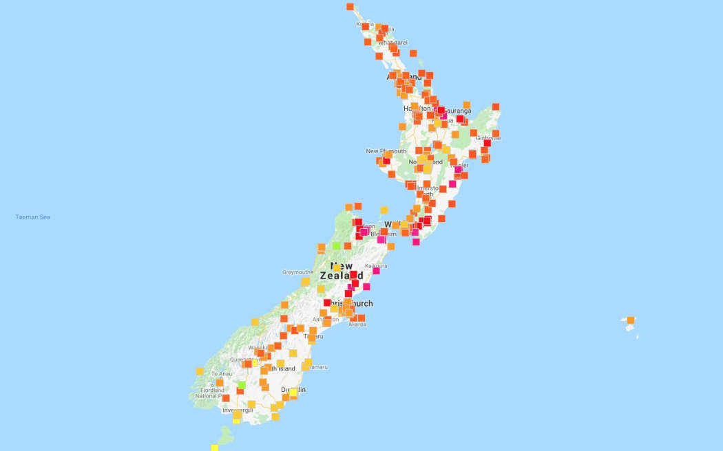MetService current extremes this morning showed temperatures already nudging 30C by 9am.