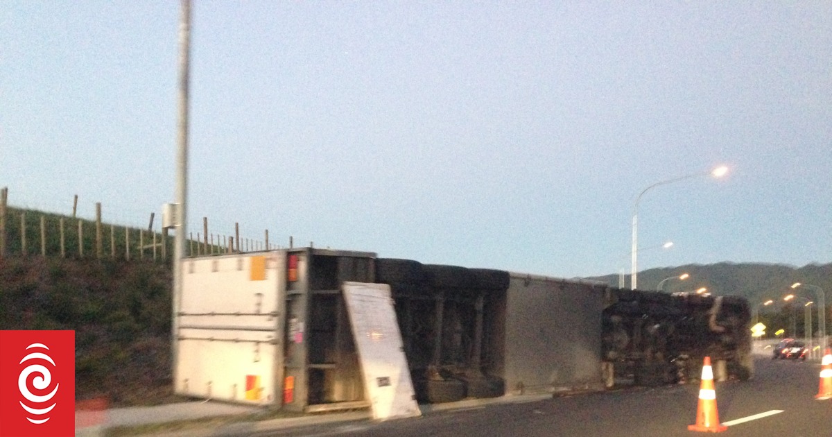 Crash causes delays on Kapiti Coast RNZ News