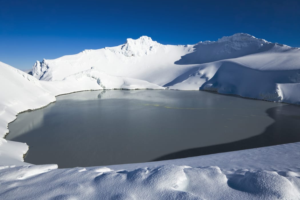 Mount Ruapehu crater lake heating up RNZ News