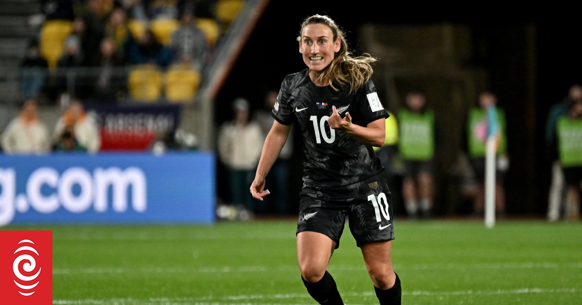 Experienced Football Fern signs with Phoenix - Vimarsana News