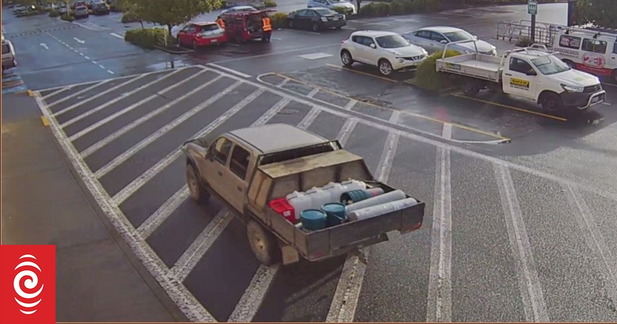Stolen ute used by Tom Phillips, father of missing Marokopa kids, found by police - Vimarsana News