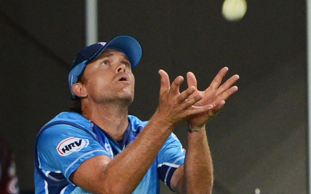 Lou Vincent in action for the Auckland Aces
