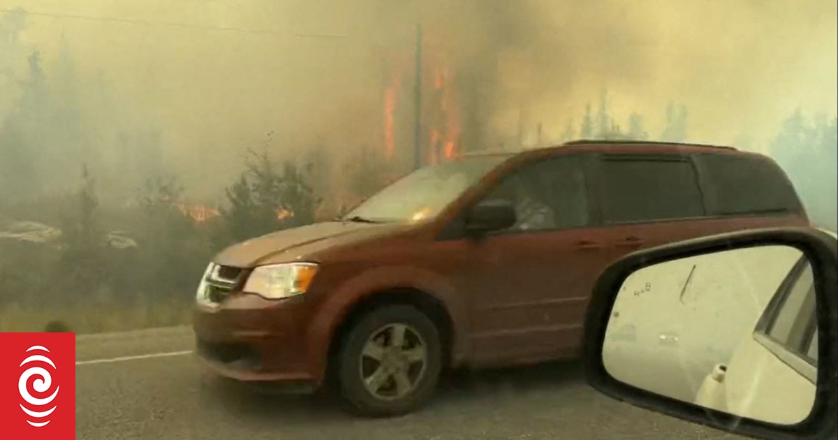 Canada wildfires: All 20,000 residents evacuating city of Yellowknife - Vimarsana News