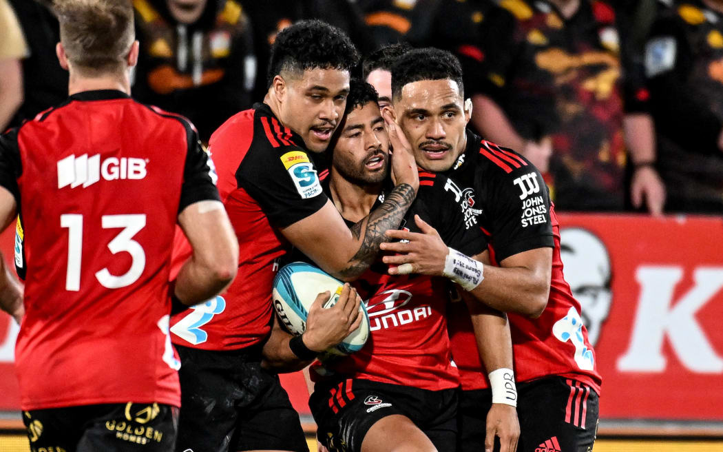 Super Rugby Pacific final: Crusaders pip Chiefs to claim championship