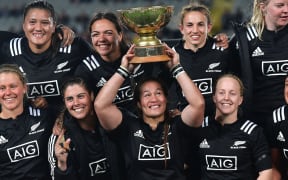 New Zealand's captain Fiao'o Faamausili holds the Laurie O'Reilly Cup at Eden Park on 25 August, 2018.