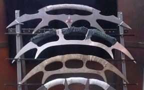 Klingon Bat'leths at the booth of Khemorex Klinzhai at FedCon