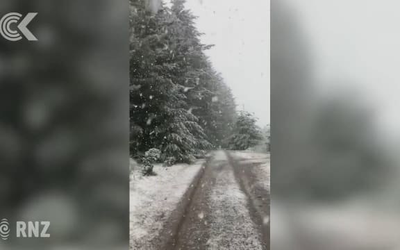 Parts of Otago, Southland wake to falling snow in December