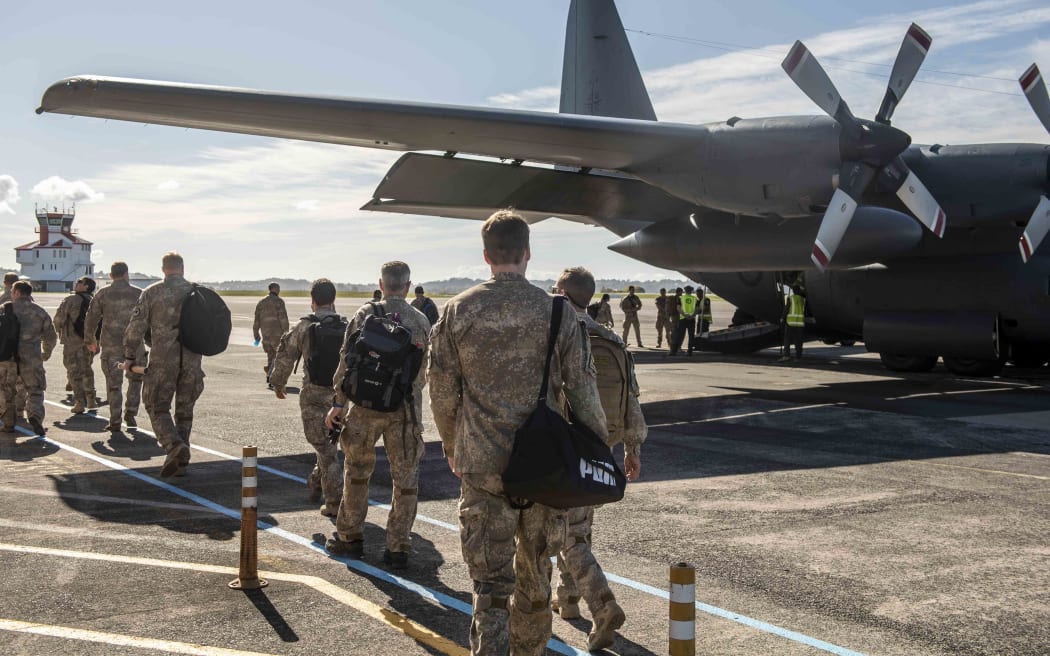 The last of NZ servicemen and women to serve at Camp Taji in Iraq head home.