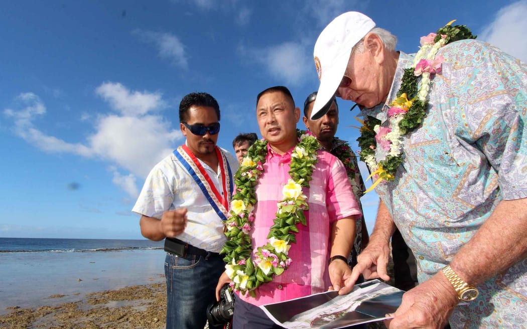 Chinese delegation visiting Hao atoll, June 2014