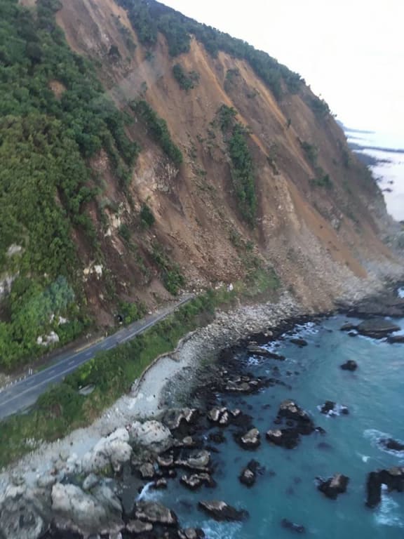 Quake Kaikoura coast road (shared on FB)
