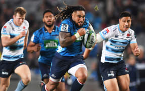 Ma'a Nonu heads for the try line against the NSW Waratahs.