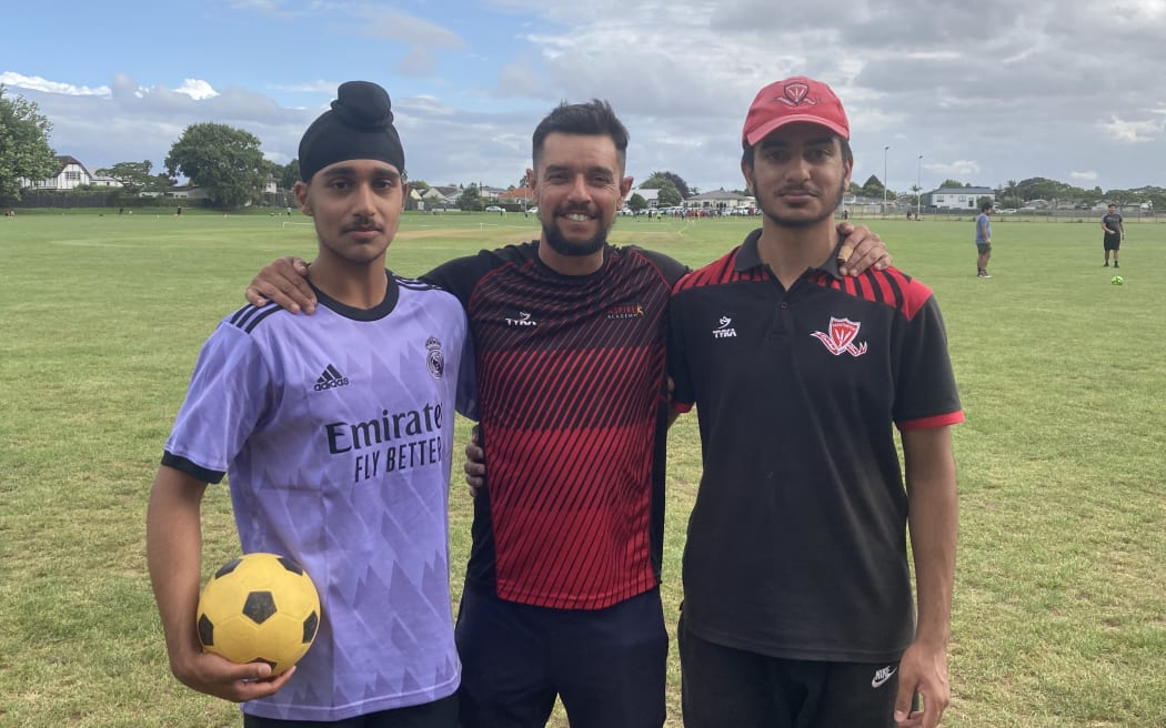 43 year old Auckland cricketer Barrington Rowland (centre), with Hardil Singh (left), and Sahil Kumar