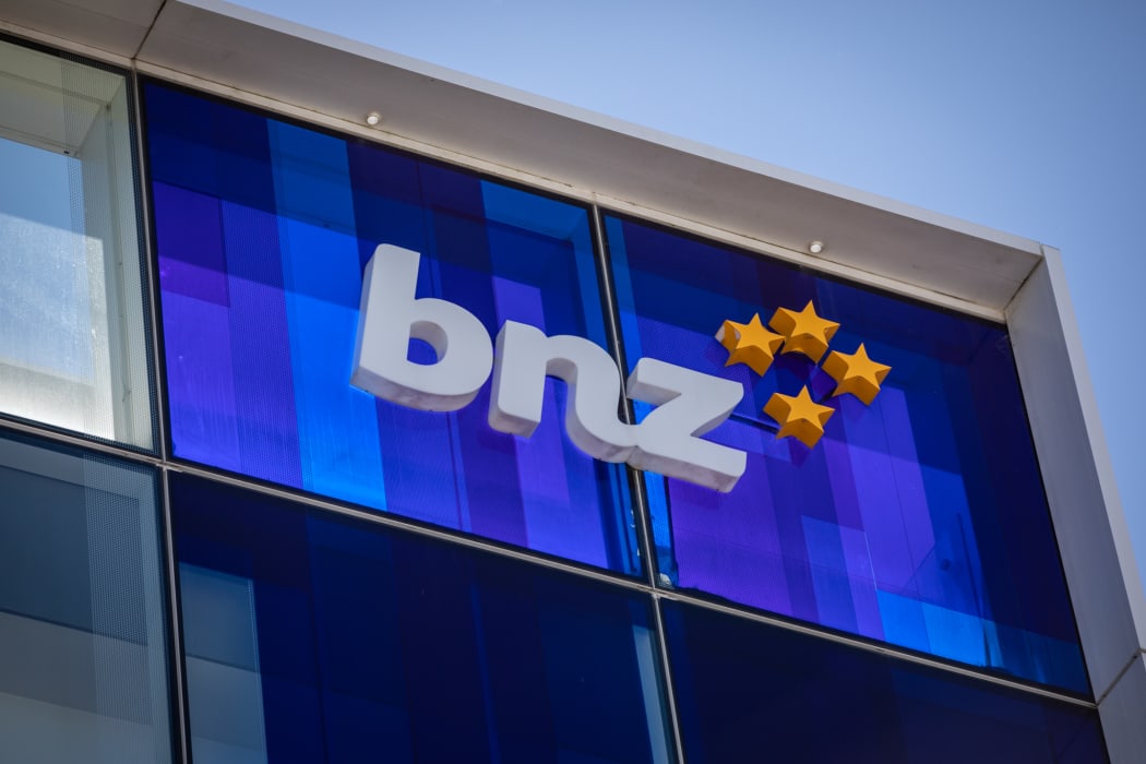 BNZ customers left stranded by hours-long outages | RNZ News