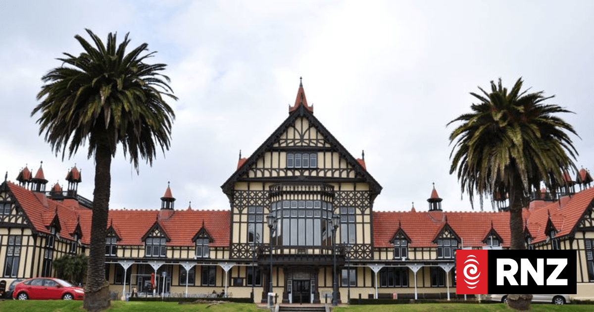 Why are some of our most famous buildings just sitting empty? - Vimarsana News