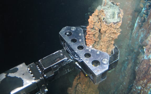Échantillonnage de cuivre sous-marin