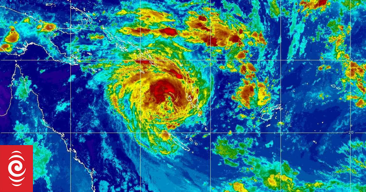 Cyclone Oma weakens, drops to a category two | RNZ News