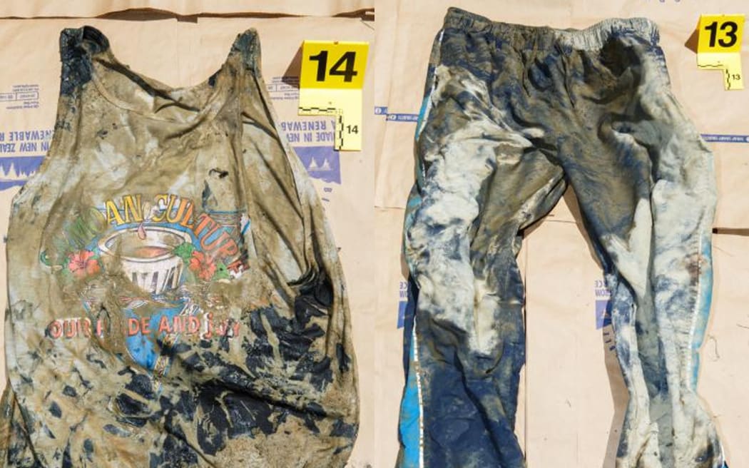 Police have released pictures of two pieces of clothing found with a baby's body at a reserve in Mangere Bridge.