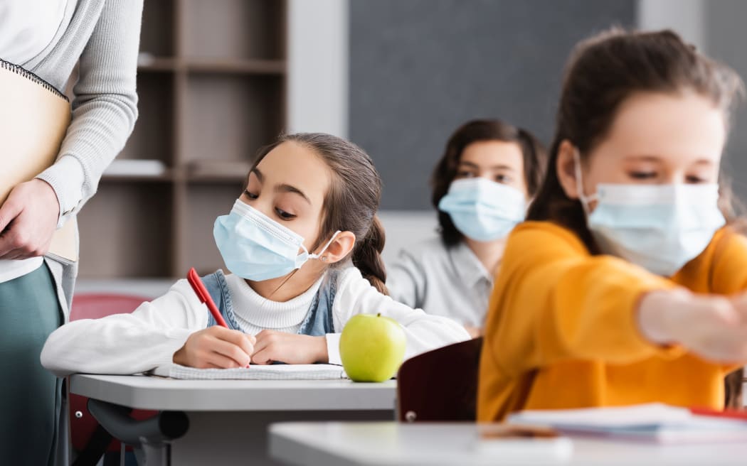 Schools say some truants returning to class but Covid-19 and flu still causing absences | RNZ News