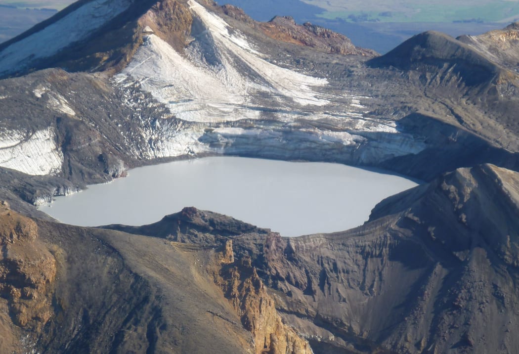 Mt Ruapehu volcanic alert level stays raised as tremors continue RNZ News