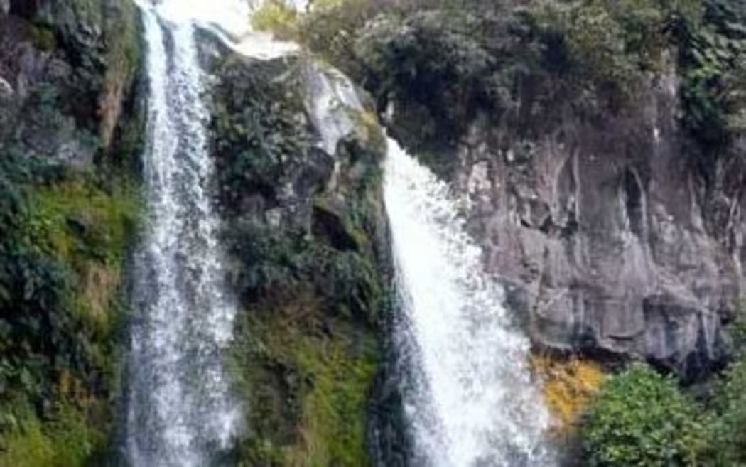 Taranaki tribes eye ancestral mountain | RNZ News