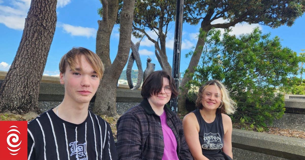 students-check-out-ncea-results-rnz