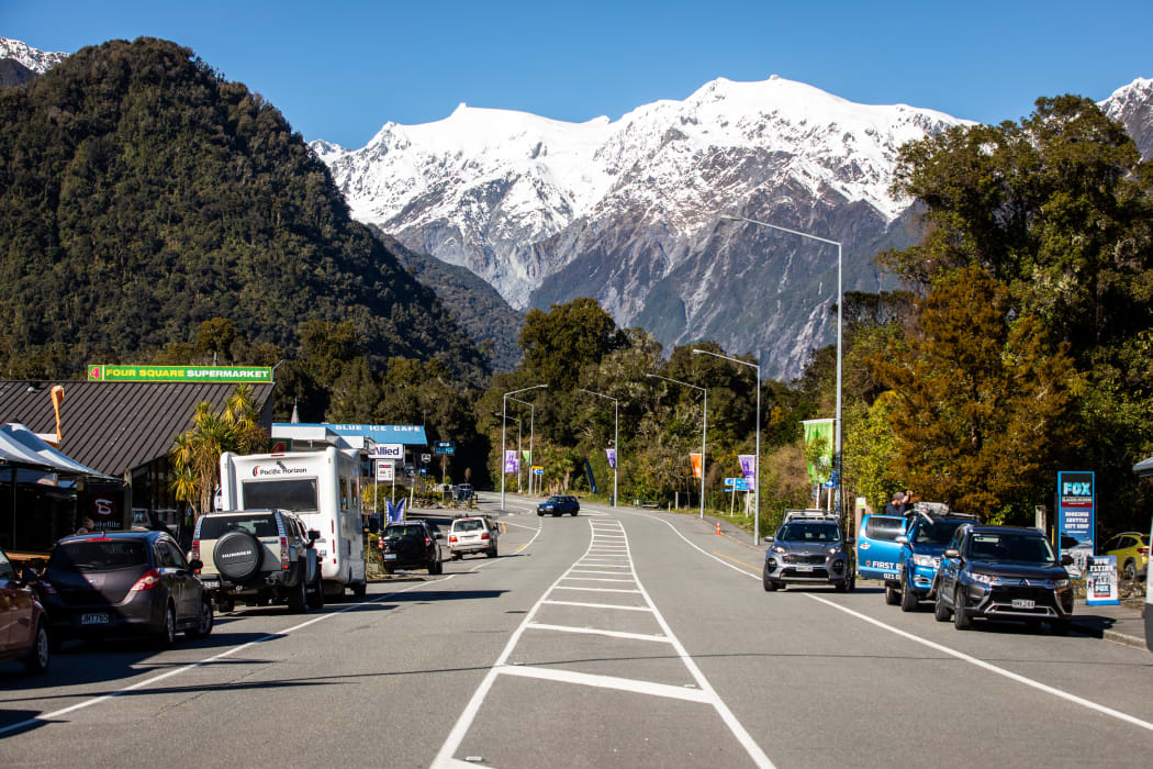 Franz Josef, Fox Glacier tourist spots prepare for summer with staffing shortfalls | RNZ News