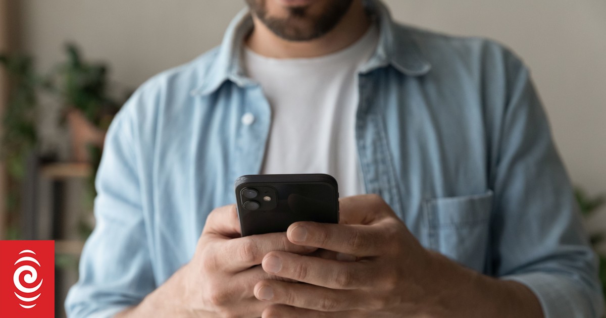 Ponad 140 000 osób stało się celem oszustw SMS-owych, w wyniku czego niektórzy stracili oszczędności życia