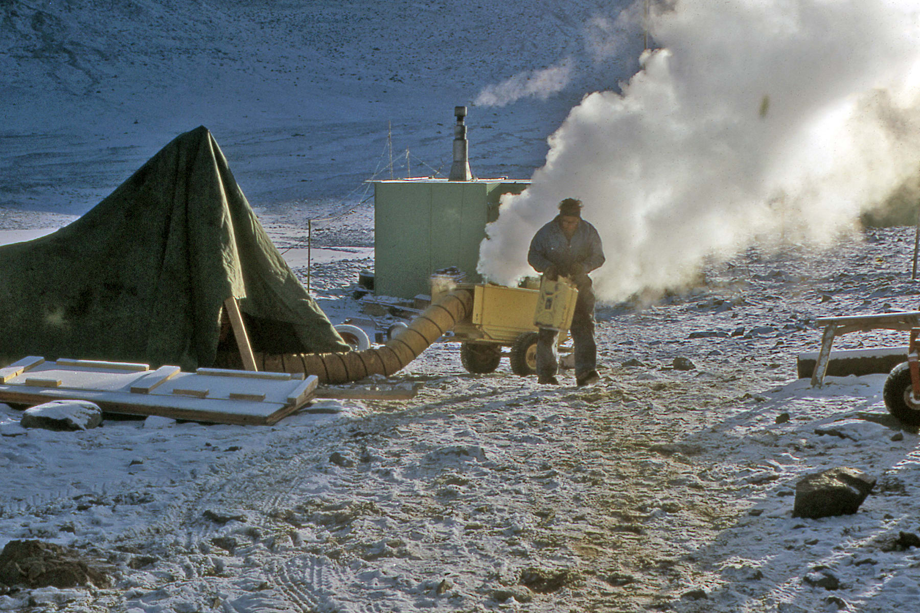 The First Winter at Vanda Station, Antarctica A Gallery from Nine To