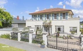 What does $2300 get you in Auckland's rental market