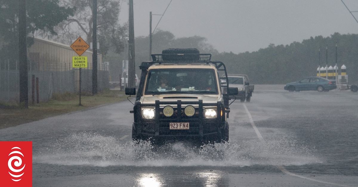 Kiwi en Cairns describe aviones sumergidos, ganado flotando y lluvia incesante